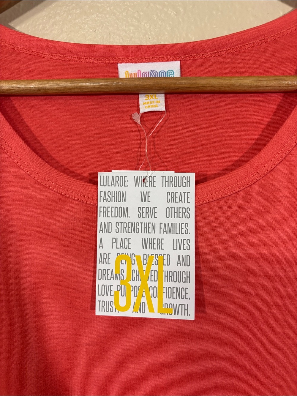 Lularoe Plus Size Coral Melissa Tunic Tee Size 3XL - Picture 3 of 6